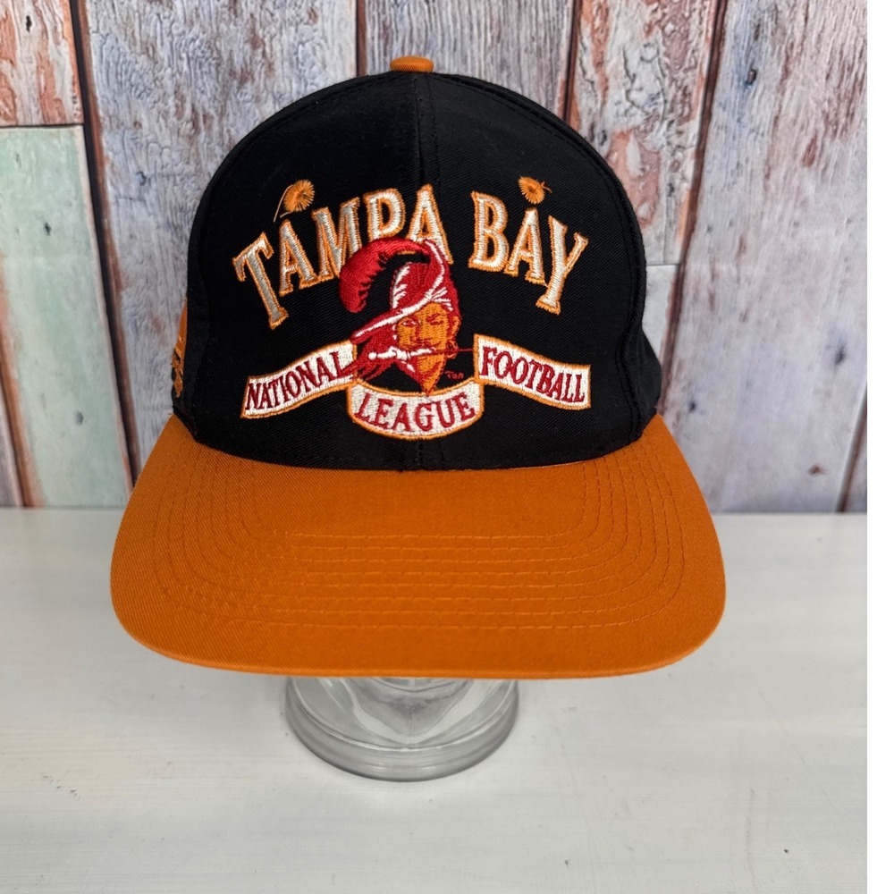 Vtg Tampa Bay Buccaneers Logo Athletic Hat 90's Snapback Bucco Bruce NFL Black